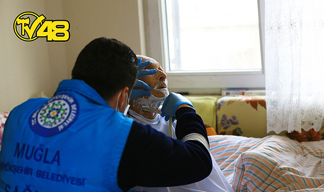 EVDE BAKIM HİZMETİYLE YÜZLER GÜLÜYOR