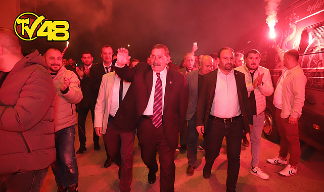 ŞEVKETİYE MAHALLESİ’NDE BELEDİYE BAŞKAN ADAYI FEVZİ TOPUZ’A YOĞUN İLGİ