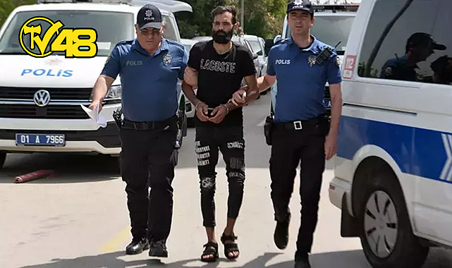 EŞİNİN KAPIYI GEÇ AÇMASINDAN ŞÜPHELENEN ADAM, MUTFAKTA GİZLENEN ARKADAŞINI BIÇAKLADI!