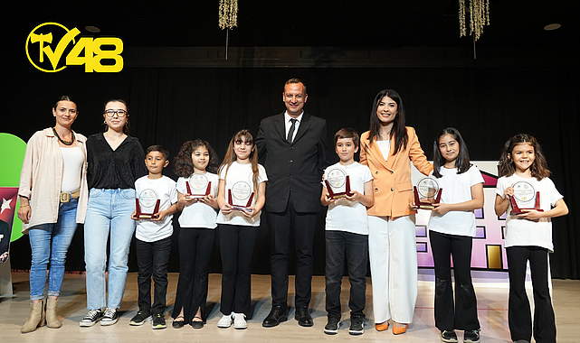 MİNİK TİYATROCULARA BÜYÜK ALKIŞ