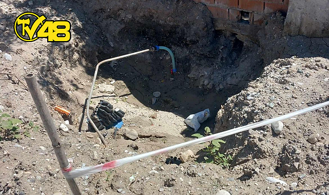 AÇIK KALAN BORU TEHLİKE SAÇIYOR