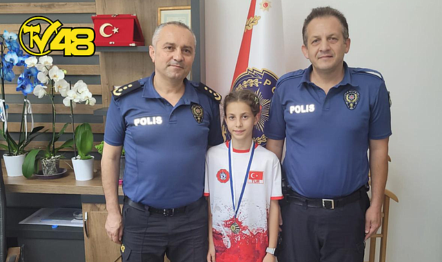 BAŞARILI SPORCU ECE KURTULUŞ, MÜDÜR TOYGUN&#039;U ZİYARET ETTİ