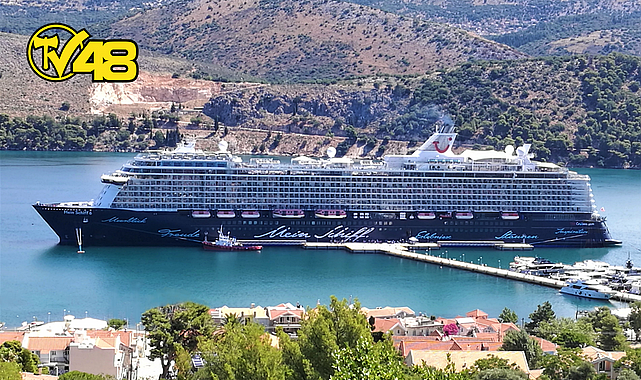 DÜNYA&#039;NIN EN BÜYÜK YOLCU GEMİSİ BODRUM&#039;A GELDİ