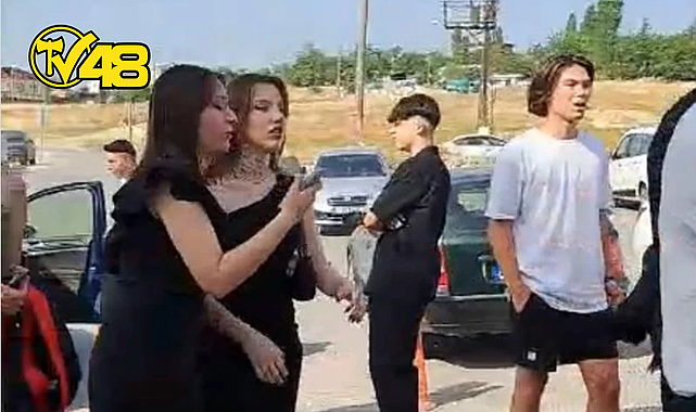 LİSE MEZUNİYETİNE &#039;UYGUNSUZ KIYAFET&#039; ENGELİ