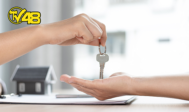 EV SAHİPLERİ VE KİRACILARI İLGİLENDİREN KİRAYA YÜZDE 25 ZAM SINIRI BUGÜN SONA ERDİ. BÖYLELİKLE KİRADA YENİDEN TÜFE DÖNEMİ BAŞLIYOR.