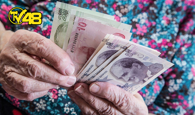 MAAŞI 10 BİN TL&#039;NİN ALTINDA KALAN 1.8 MİLYON EMEKLİYE EK ZAM YAPILACAK