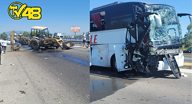 SÖKE-MİLAS KARAYOLU'NDA FECİ KAZA: YOLCU OTOBÜSÜ İLE İŞ MAKİNASI KAFA KAFAYA ÇARPIŞTI, ÇOK SAYIDA YARALI VAR