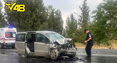 YATAĞAN-MİLAS KARAYOLUNDA FECİ KAZA: 1 ÖLÜ, 4 YARALI