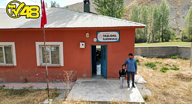 DERS ZİLİ BİR TEK HASRET İÇİN ÇALDI