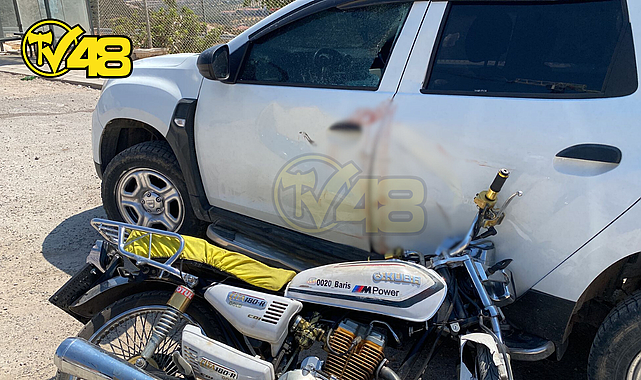 MİLAS&#039;TA KYK YURDU ÖNÜNDE KAZA: MOTOSİKLET YOLCUSU AĞIR YARALI