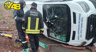 YATAĞAN KAVAK'TA HASTA TAŞIYAN AMBULANS KAZA YAPTI: ÇOK SAYIDA YARALI