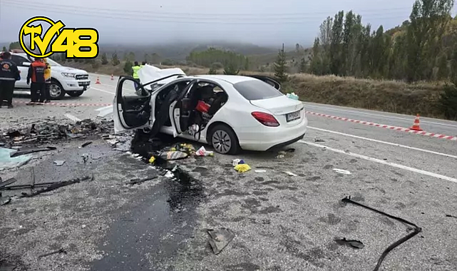 KATLİAM GİBİ KAZA! İKİ OTOMOBİLİN ÇARPIŞMASI SONUCU 5 KİŞİ YAŞAMINI YİTİRDİ