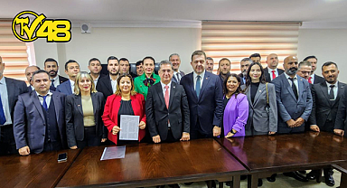 AK PARTİ MUĞLA İL BAŞKANI LAÇİN MAZBATASINI TESLİM ALDI