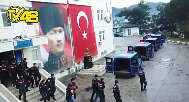 MUĞLA'DA GÖÇMEN KAÇAKÇILIĞI OPERASYONU: 8 ŞÜPHELİ GÖZALTINA ALINDI