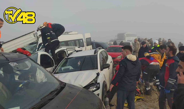VAN'DA MEYDANA GELEN ZİNCİRLEME KAZANIN ARDINDAN BİR ZİNCİRLEME KAZA DAHA OLDU, ORTALIK MAHŞER YERİNE DÖNDÜ: ÇOK SAYIDA YARALI VAR
