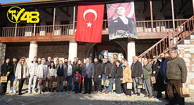 BAŞKAN TOPUZ BASIN EMEKÇİLERİYLE BİR ARAYA GELEREK 10 OCAK ÇALIŞAN GAZETECİLER GÜNÜ'NÜ KUTLADI