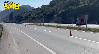 MİLAS-SELİMİYE-İZMİR KARAYOLUNDA ŞERİT BELİRLEME VE BOYAMA ÇALIŞMALARI YAPILIYOR