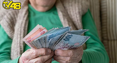 EMEKLİNİN BEKLEDİĞİ BAYRAM İKRAMİYESİ 4 BİN LİRA OLDU