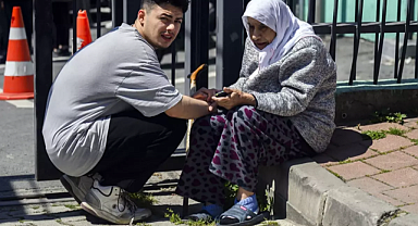 İSTANBUL VALİLİĞİ: VATANDAŞLAR, OKUL BAHÇELERİ, SPOR SALONLARI VE CAMİLERDE GECEYİ GEÇİREBİLİR