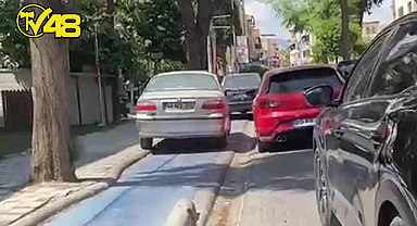 MİLAS'TA PARK SORUNU: AHMET TANER KIŞLALI VE MÜŞTAKBEY CADDELERİ YAYALARI VE ENGELLİLERİ ZORLUYOR