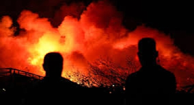 BODRUM YOLUNDA YERLEŞİME ÇOK YAKIN NOKTADA YANGIN ÇIKTI