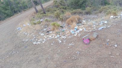 Fethiye Foça Mahallesi’ndeki Manzaralı Tepe Çöp Yığınlarıyla Doldu, Muhtar Tok Tepkili