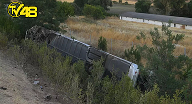 BALIKESİR'DE OTOBÜS DEVRİLDİ: 27 YARALI