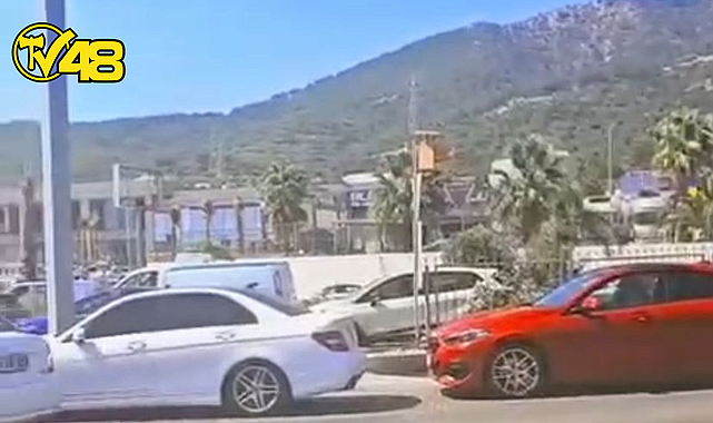 BODRUM&#039;DA HAYAT DURDU ARAÇLAR TERS YÖNDEN İLERLEDİ