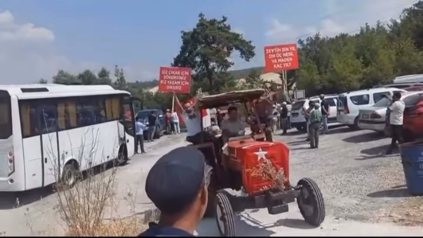 Akbelen’de Toprak ve Yaşam Nöbeti: Köylüler Traktörlerle Meydanda