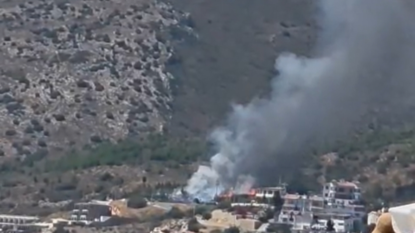 Datça’da Merkezde Çıkan Yangın Büyümeden Söndürüldü