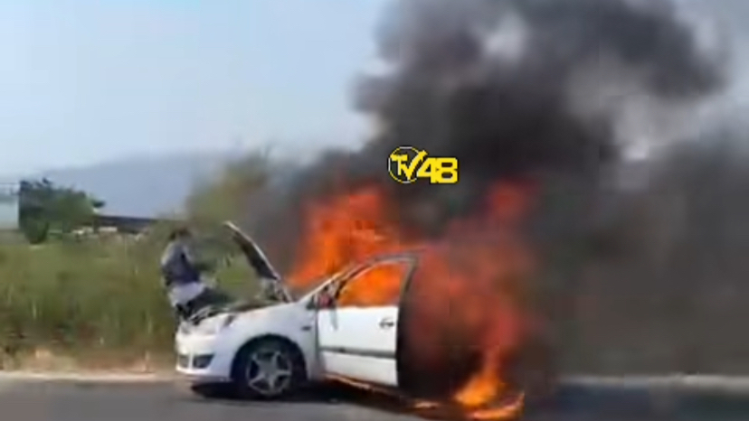 Milas’ta Seyir Halindeki Araç Alev Topuna Döndü