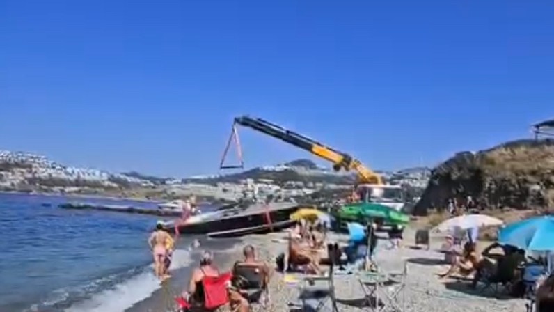 Bodrum Koyunbaba Sahilinde Sürat Teknesi Panik Yarattı