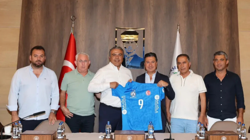 Armada Praxis Yalıkavakspor’dan Muğla Büyükşehir Belediye Başkanı Ahmet Aras’a Ziyaret