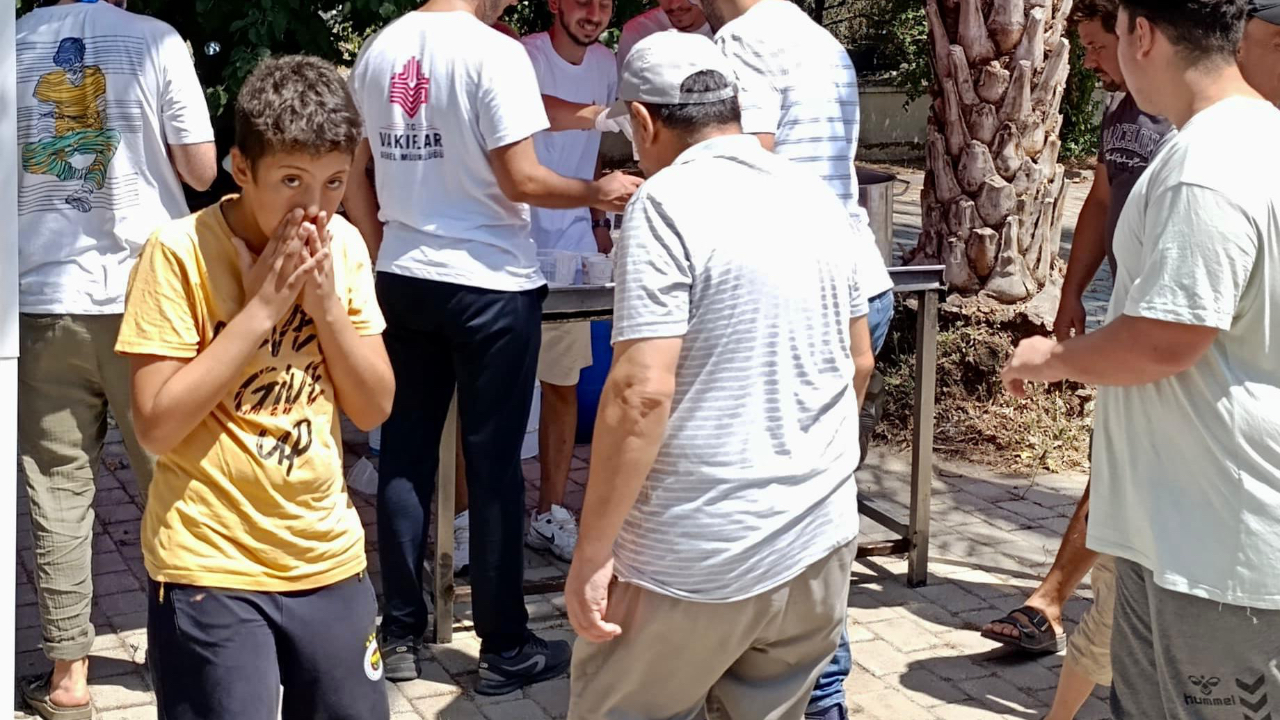 AYDIN VAKIFLAR BÖLGE MÜDÜRLÜĞÜ&#039;NDEN BUZ GİBİ GORUK SUYU İKRAMI