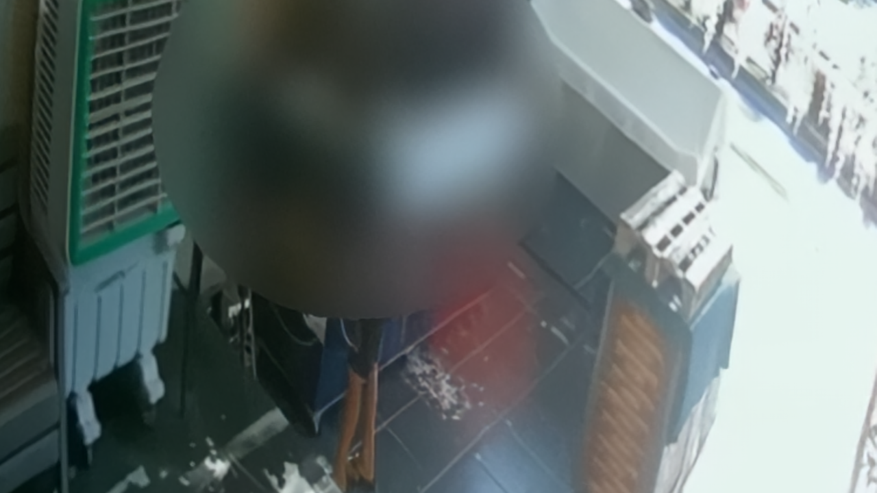 MİLAS’TA ÇOCUKLARIN HIRSIZLIK ANI KAMERADA