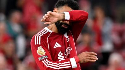 Salah Golünü Attı, Hüngür Hüngür Ağladı