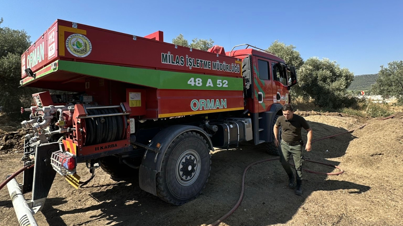 Milas’ta Hayvan Gübresi Depolama Alanında Yangın: Ekipler Büyümeden Söndürdü