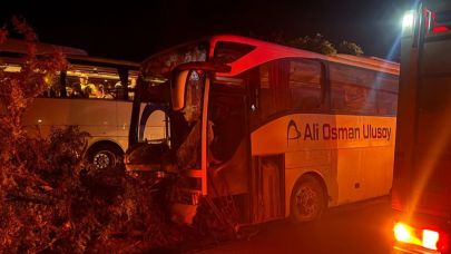 Yolcu Otobüsü Devrildi: Ölü Ve Çok Sayıda Yaralı Var