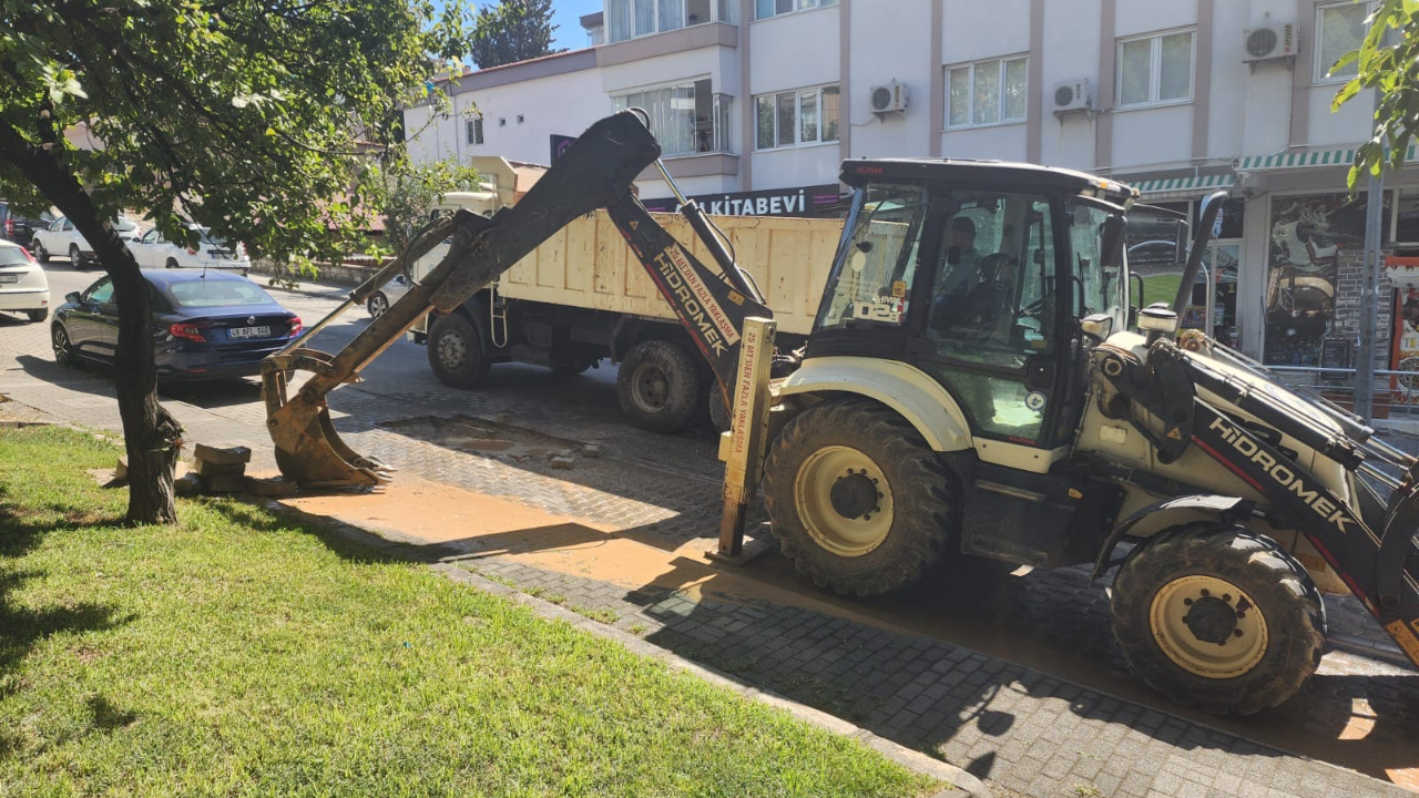Muğla&#039;da İcme Suyu Hattı Patladı,  Ekipler Seferber oldu