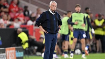 Fenerbahçe'de Jose Mourinho İle Yollar Ayrıldı!