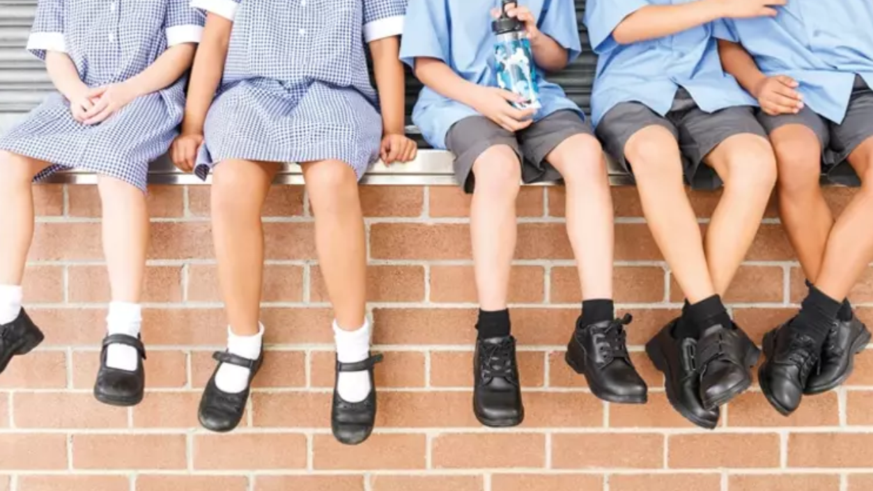 Tek Tip Kıyafetlerden Sonra Ayakkabı Uygulaması Da Başlıyor