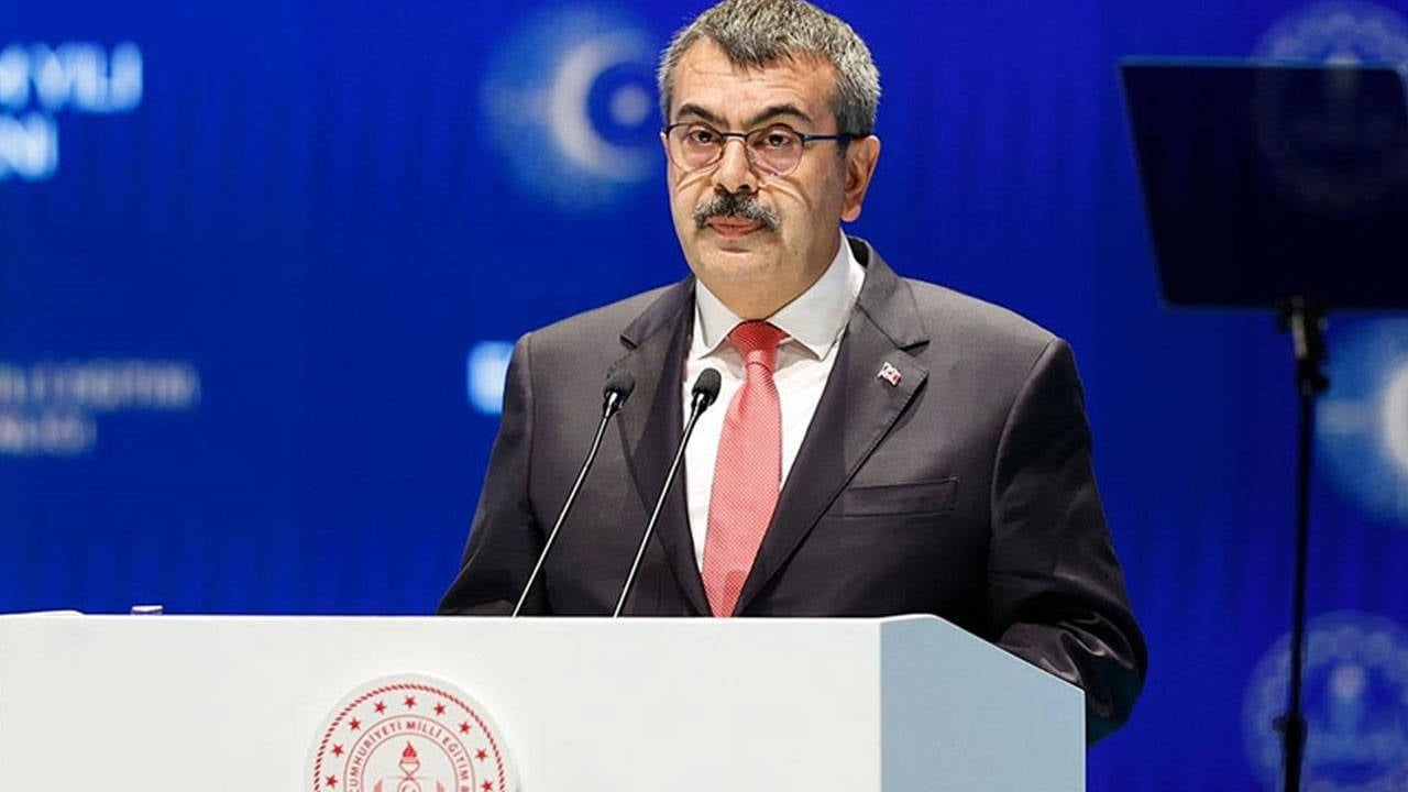 Bakan Tekin&#039;den açıklama: Zorunlu eğitim süresi kısalacak mı?