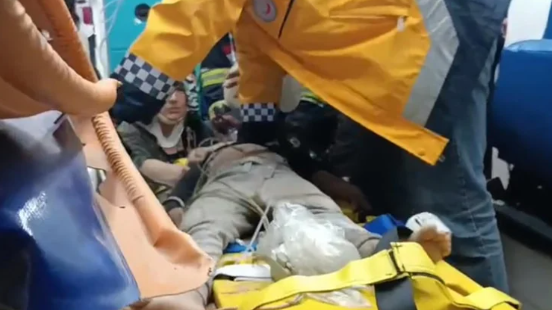 Ev Çöktü: 2 Çocuk Öldü, 4 Kişi Yaralandı