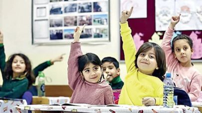 Ders Zili Veliler İçin Dertli Çalıyor