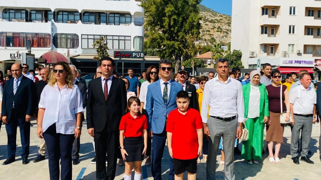 Milas’ta İlköğretim Haftası Çelenk Töreniyle Başladı