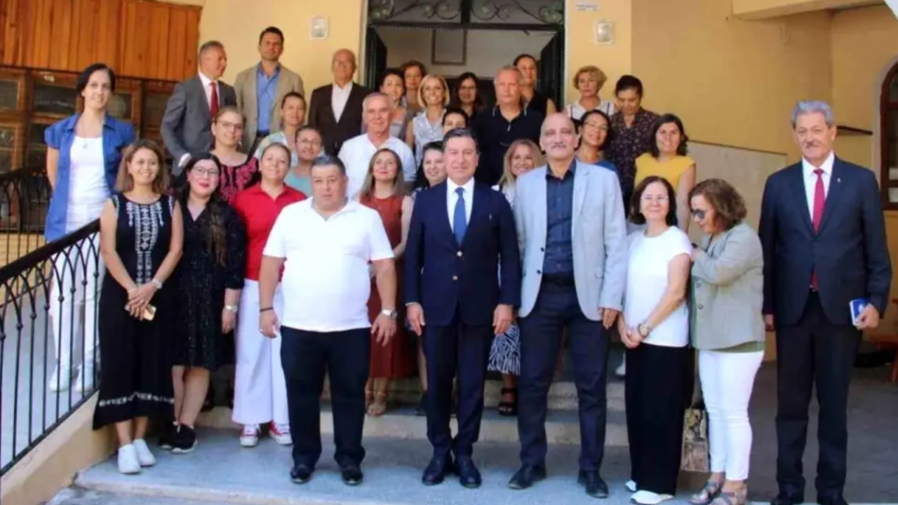 Ahmet Aras, Okul Ziyaretleriyle Yeni Eğitim Yılını Karşıladı