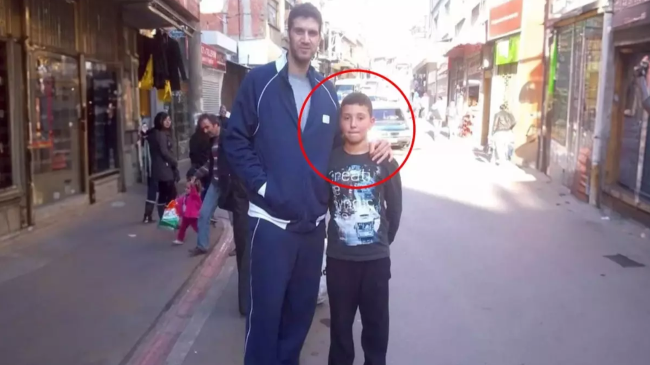 Ayakkabısı Yırtık Bu Çocuğu Şimdi Bütün Türkiye Tanıyor