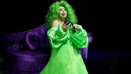 Bülent Ersoy: &#039;Ben Kendimi Kurtarırım, Saray Sizi Duymasın&#039;