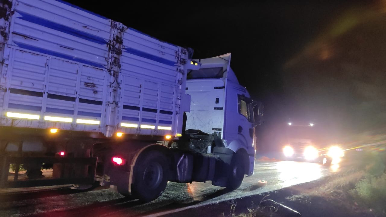 Milas’ta Sabah Saatlerinde Tır Kazası: Bir Sürücü Yaralandı