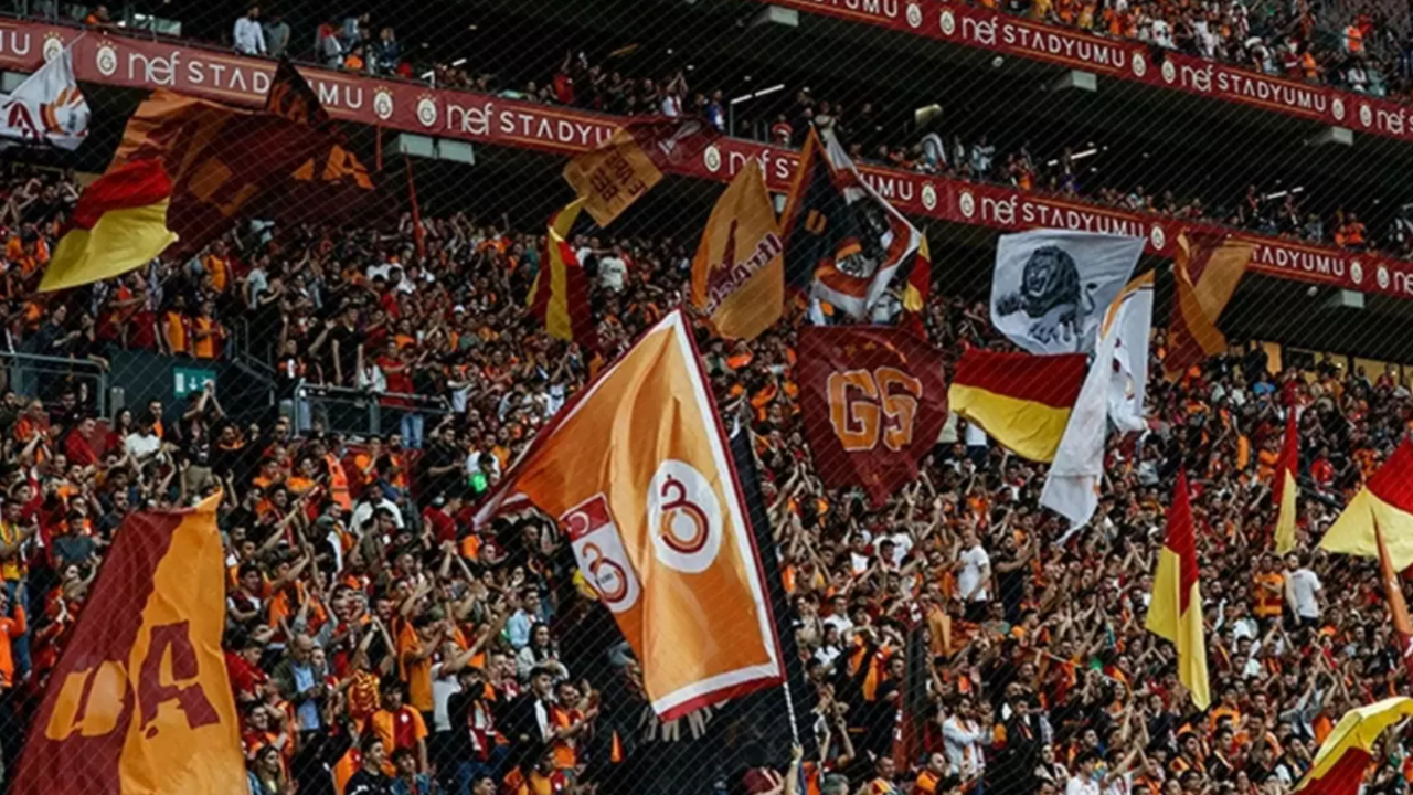 Galatasaray Taraftarı Öfke Kusuyor